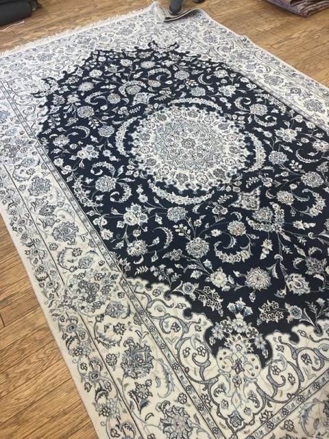 7'x10' living room rug