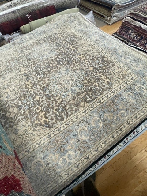 4'x6' rug for room