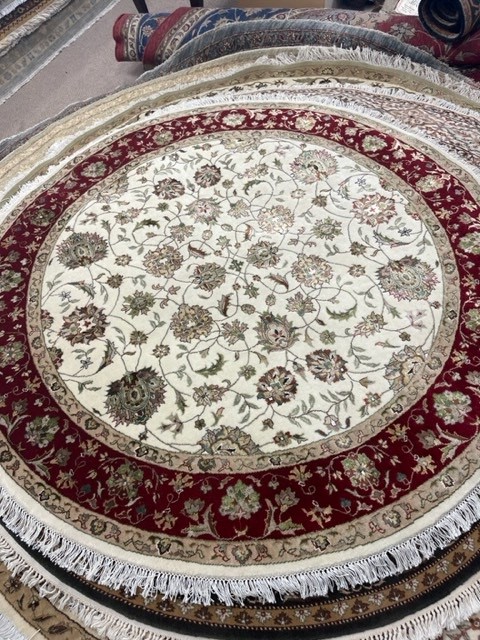 8'x8' round rug