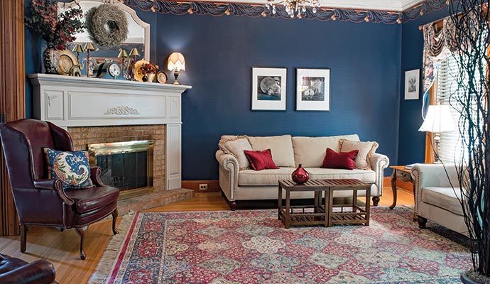 Oriental rug in a modern living room